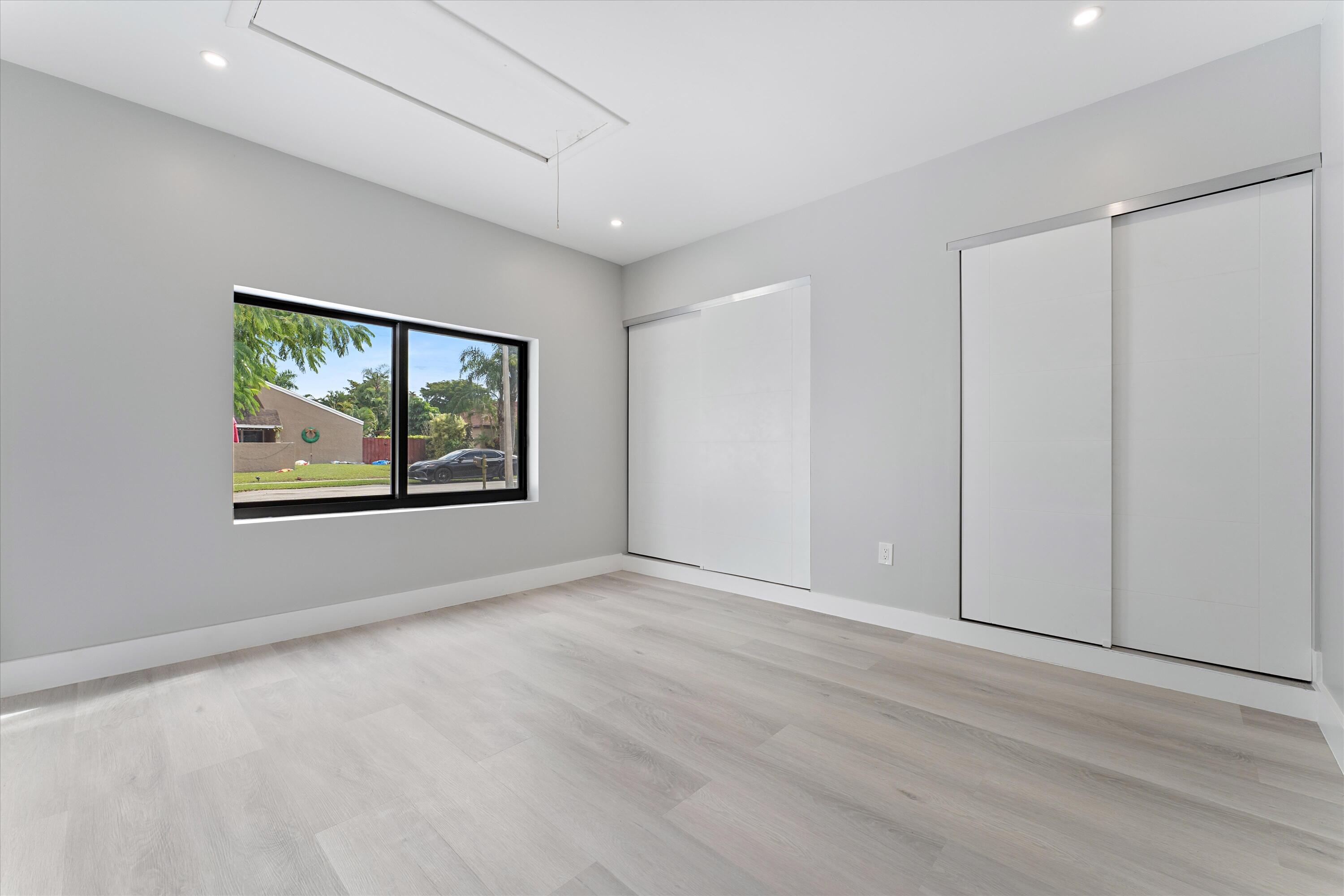 COUNTRY SEC 2 - Residential