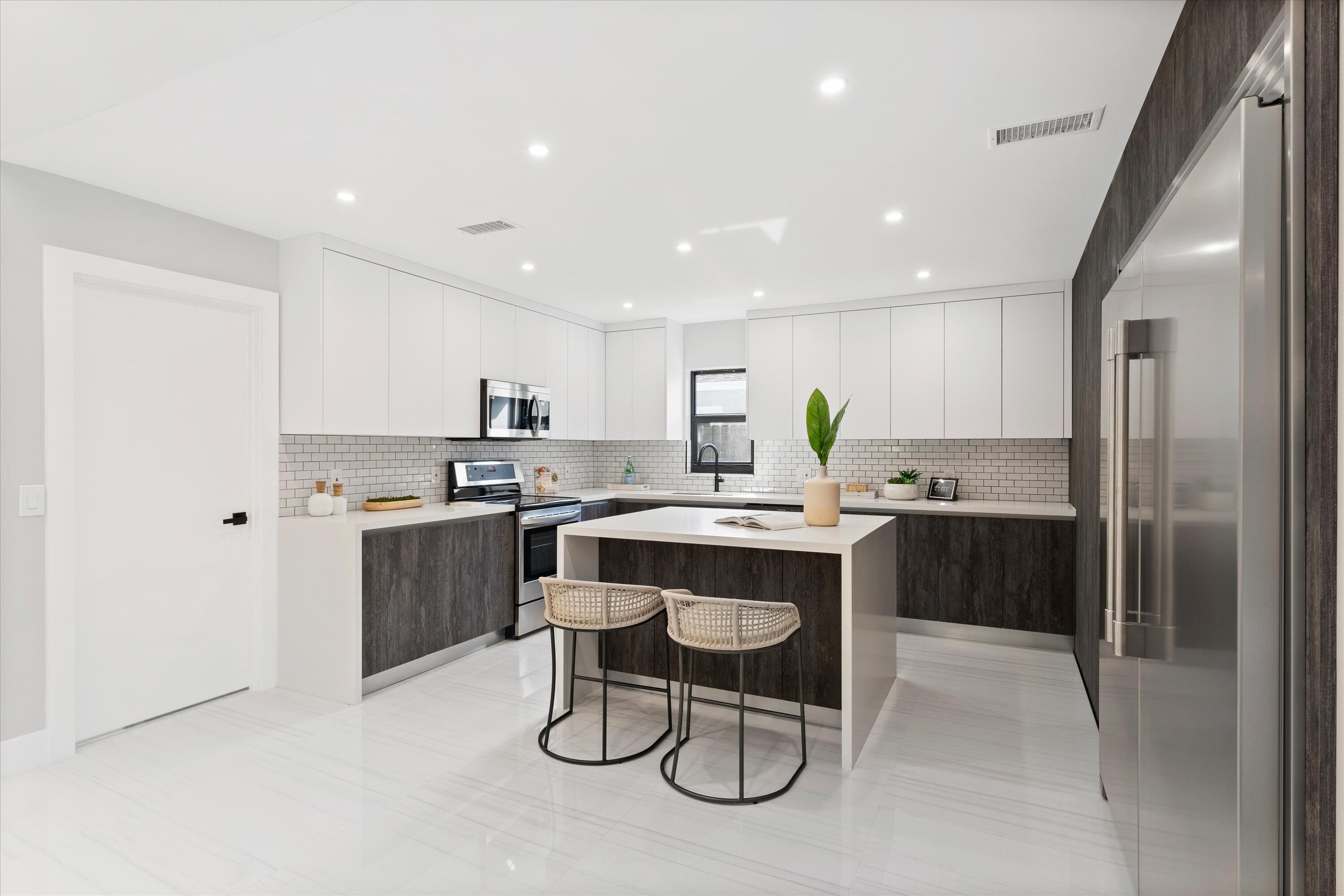 COUNTRY SEC 2 - Residential