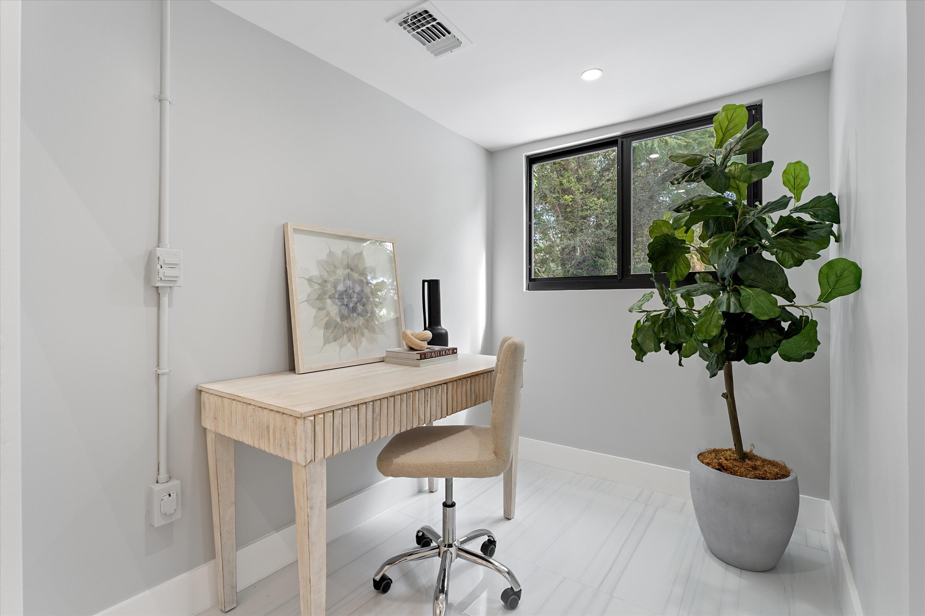 COUNTRY SEC 2 - Residential