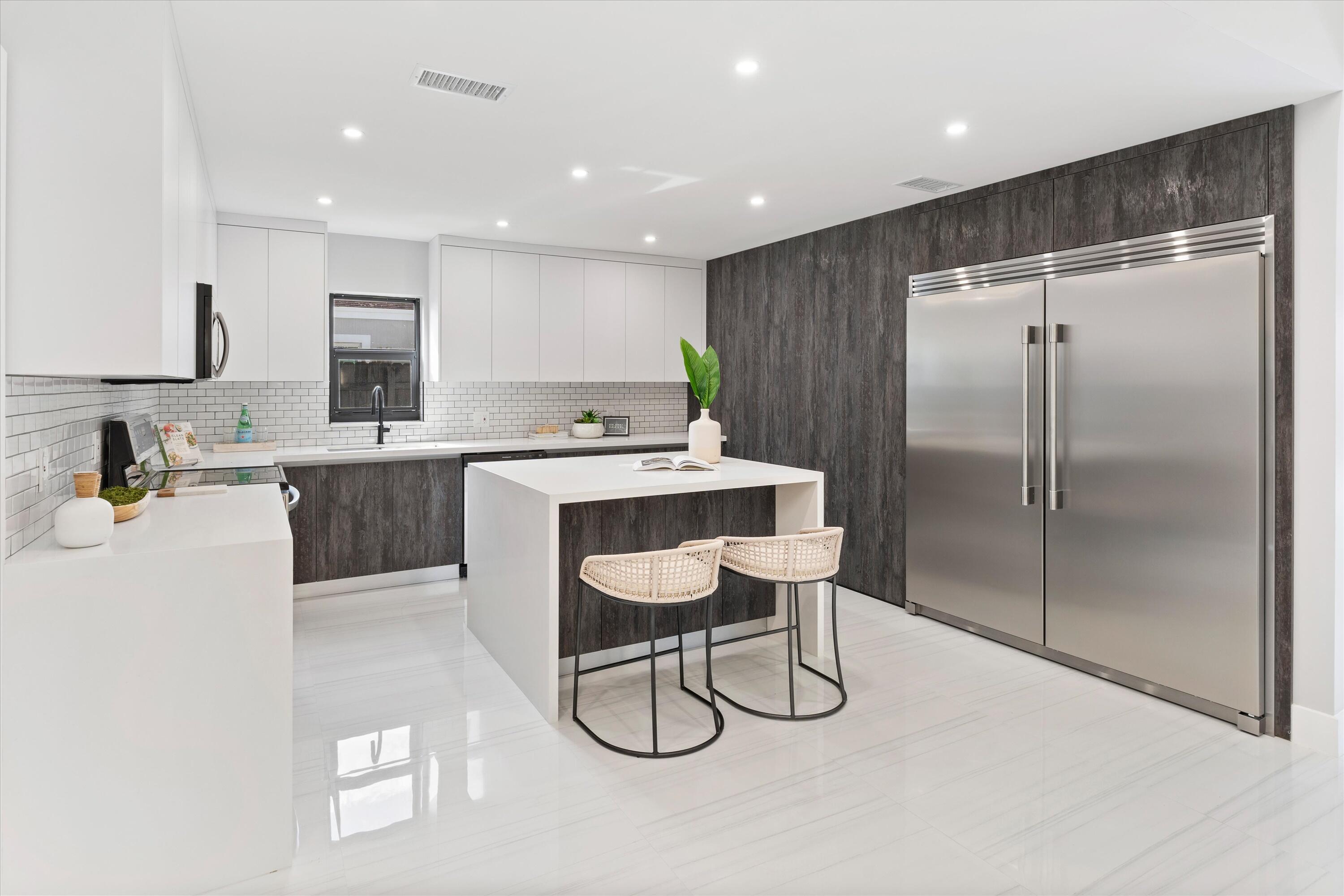 COUNTRY SEC 2 - Residential