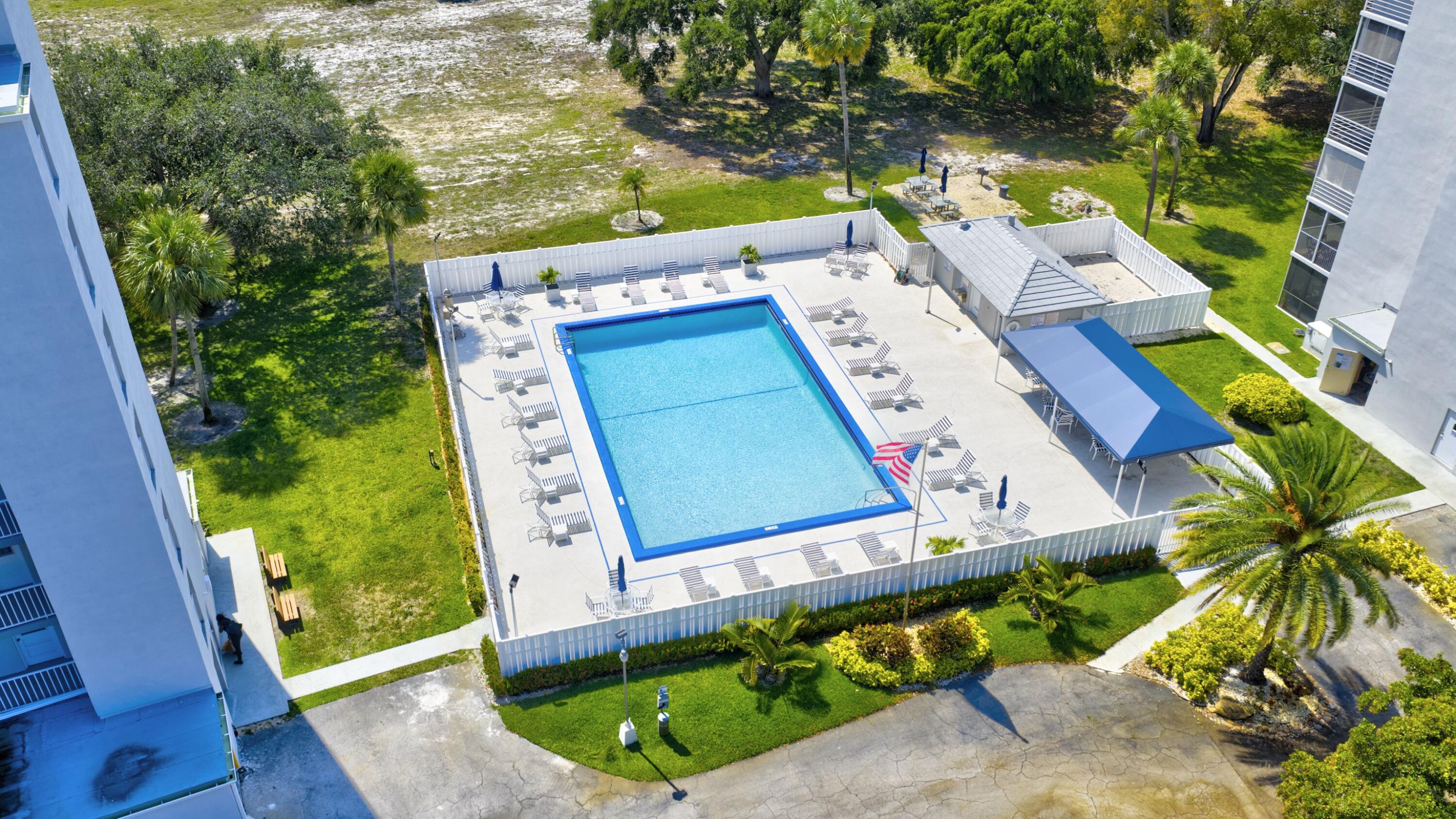 BOCA TEECA CONDO 4 - Residential