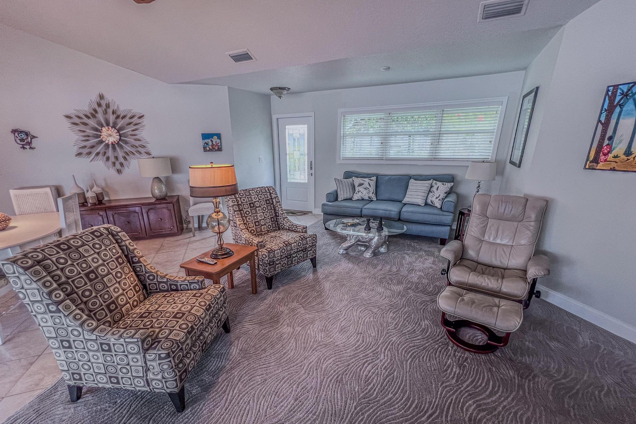 1127 E SEMINOLE Avenue E 11B