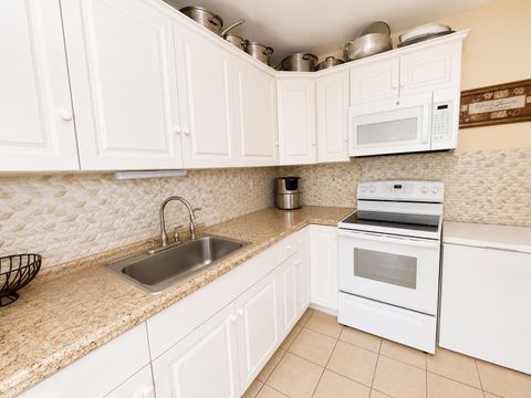 Tiny photo for 200 NW 12th Court, Pompano Beach, FL 33060 (MLS # B26051357)
