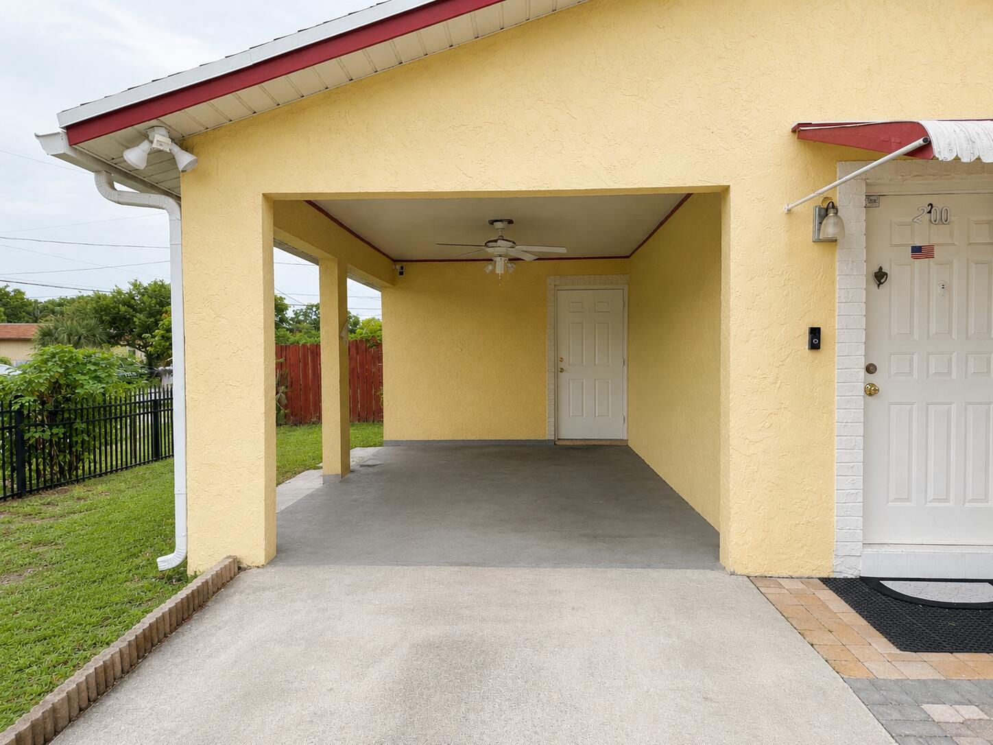 200 NW 12th Court