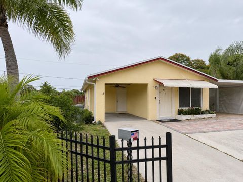 Tiny photo for 200 NW 12th Court, Pompano Beach, FL 33060 (MLS # B26051357)