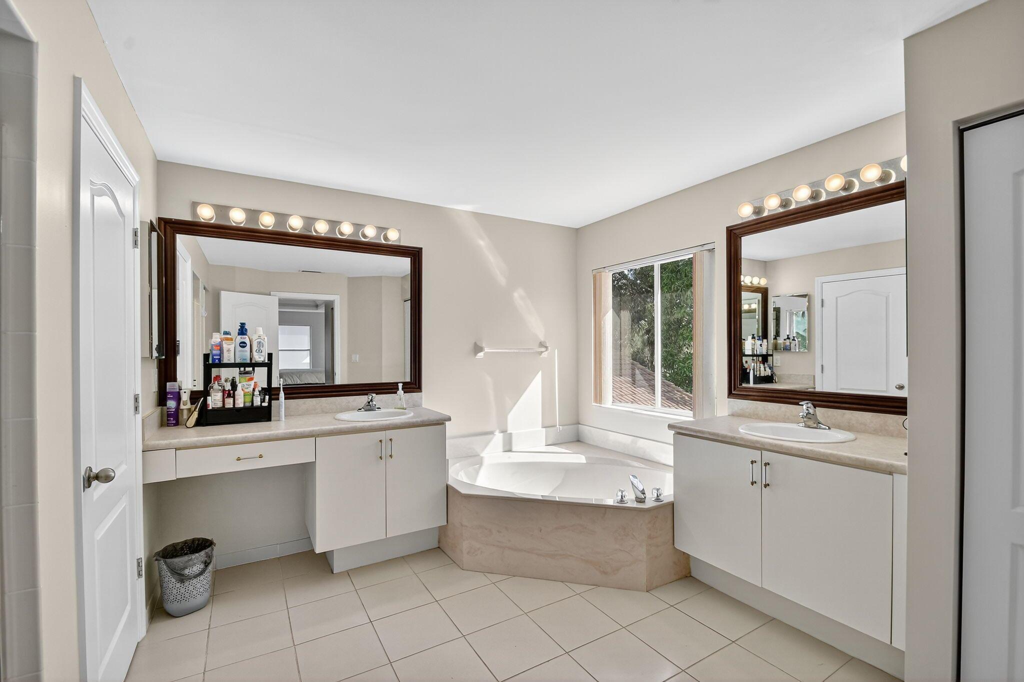 SEMINOLE ESTATES & TOWNHO - Residential