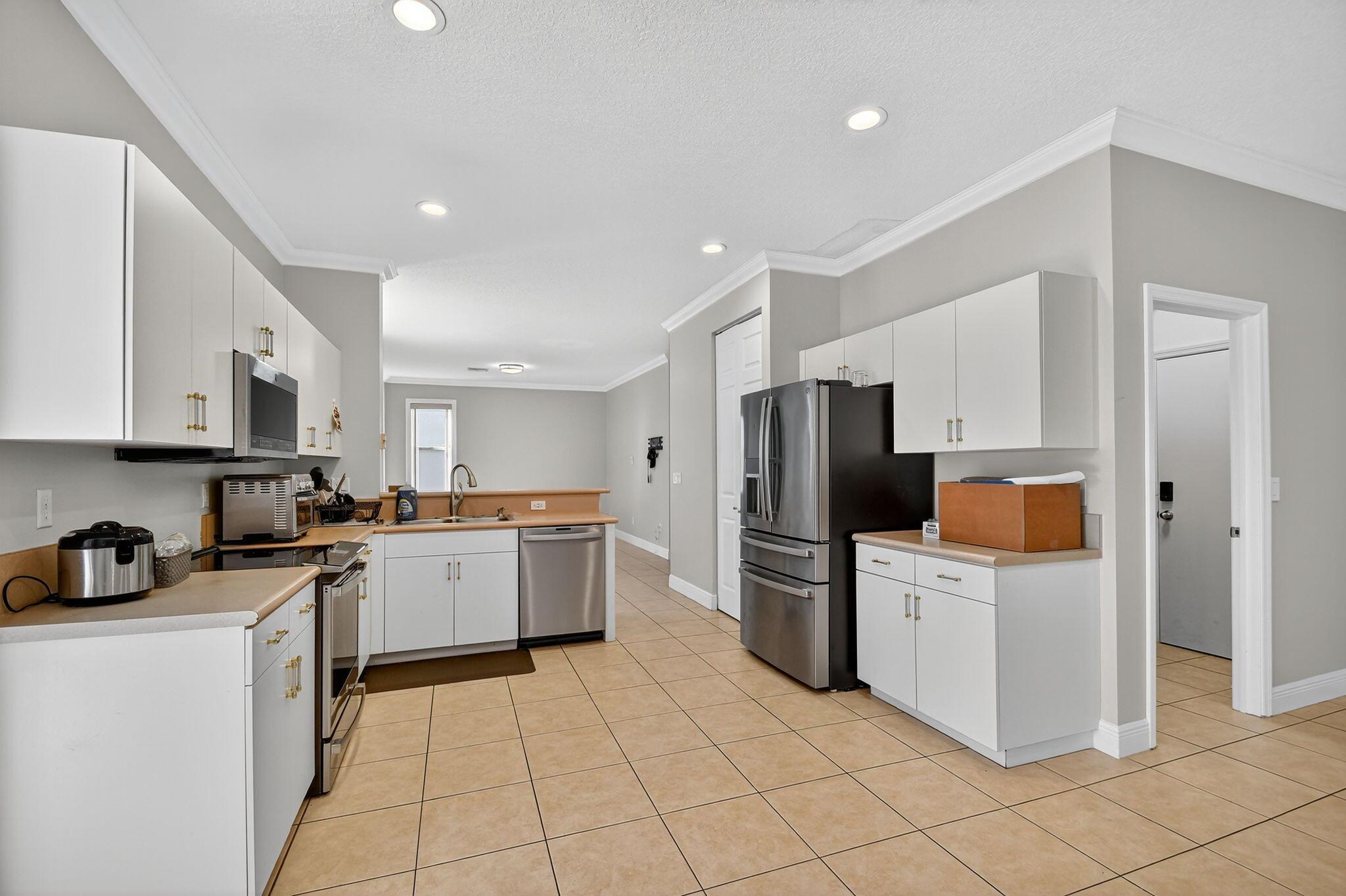 SEMINOLE ESTATES & TOWNHO - Residential