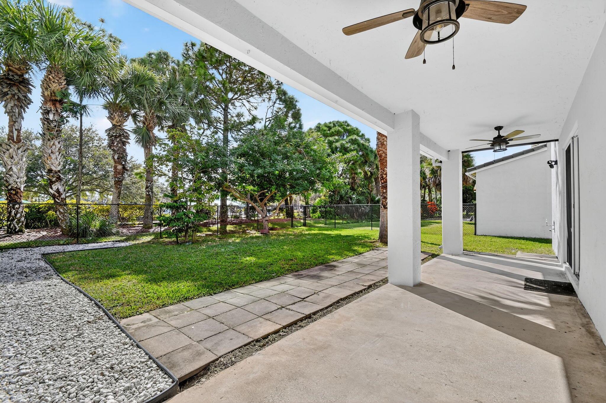 SEMINOLE ESTATES & TOWNHO - Residential