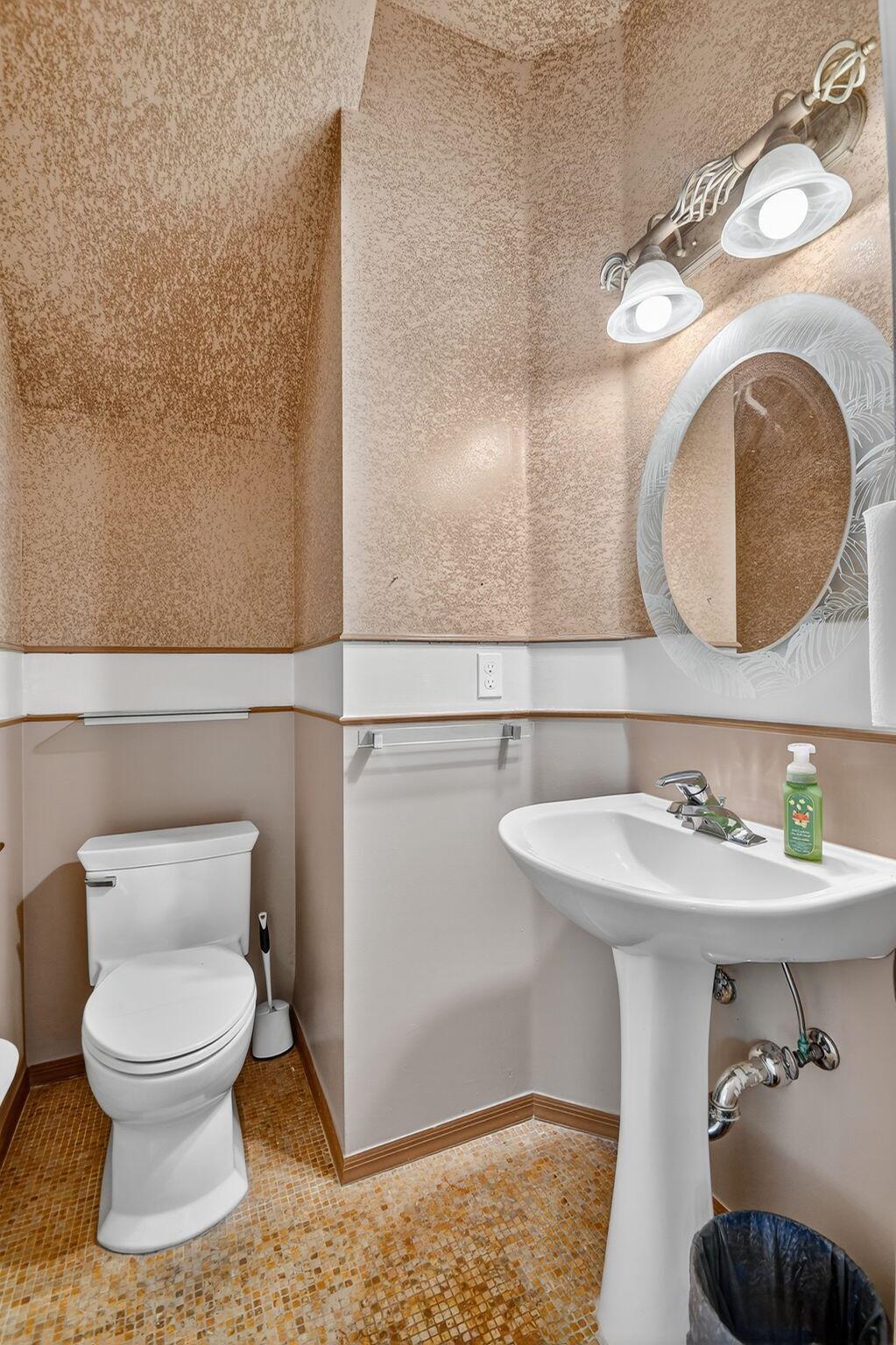 SEMINOLE ESTATES & TOWNHO - Residential