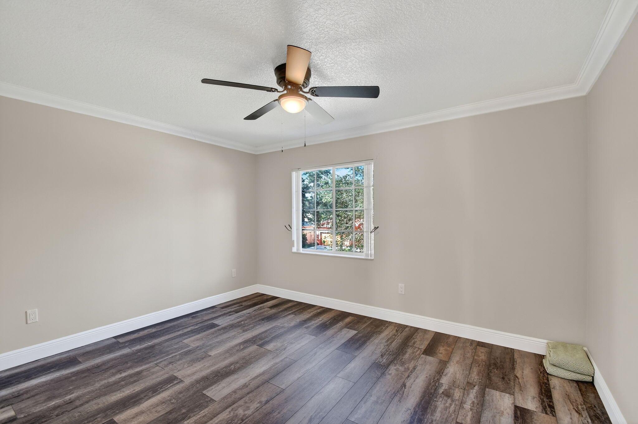 SEMINOLE ESTATES & TOWNHO - Residential