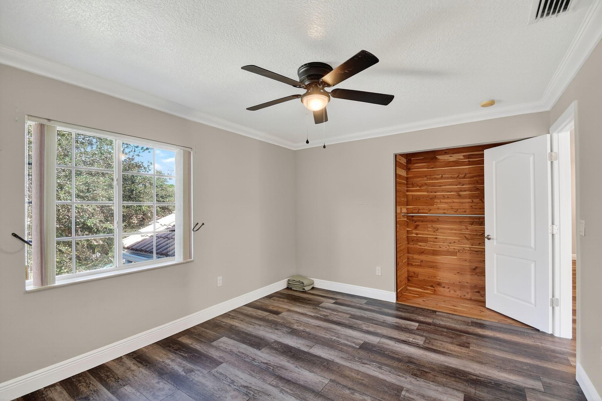 SEMINOLE ESTATES & TOWNHO - Residential