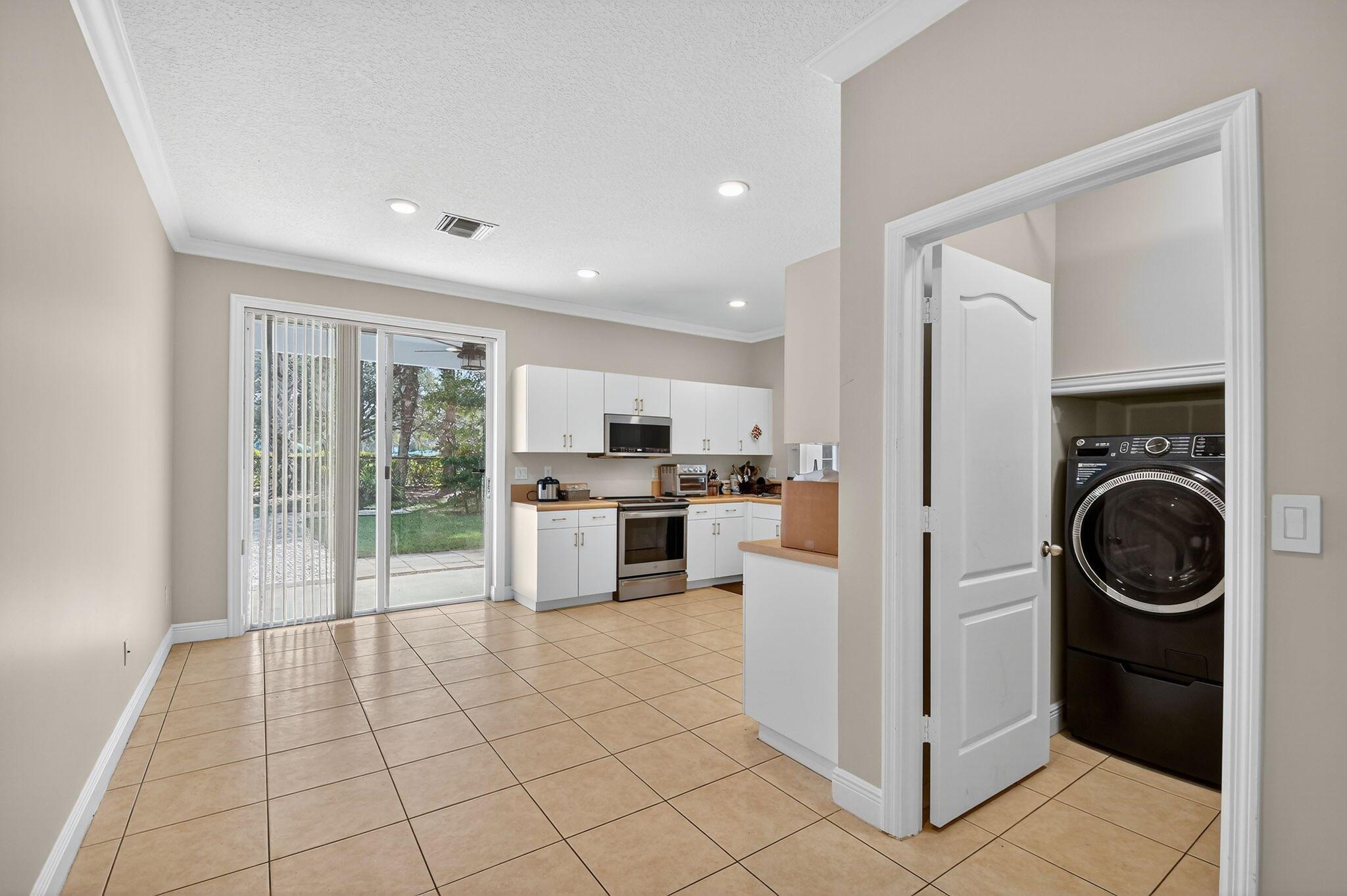 SEMINOLE ESTATES & TOWNHO - Residential