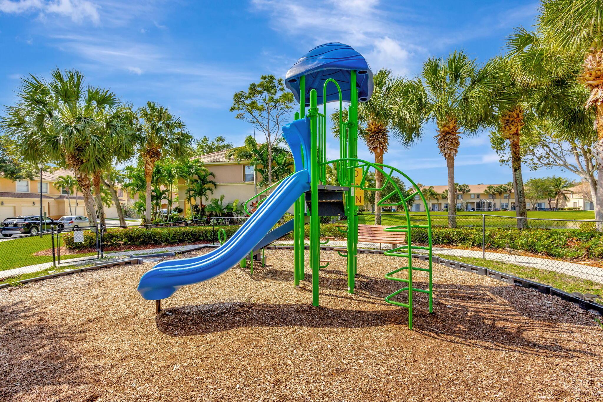 SEMINOLE ESTATES & TOWNHO - Residential