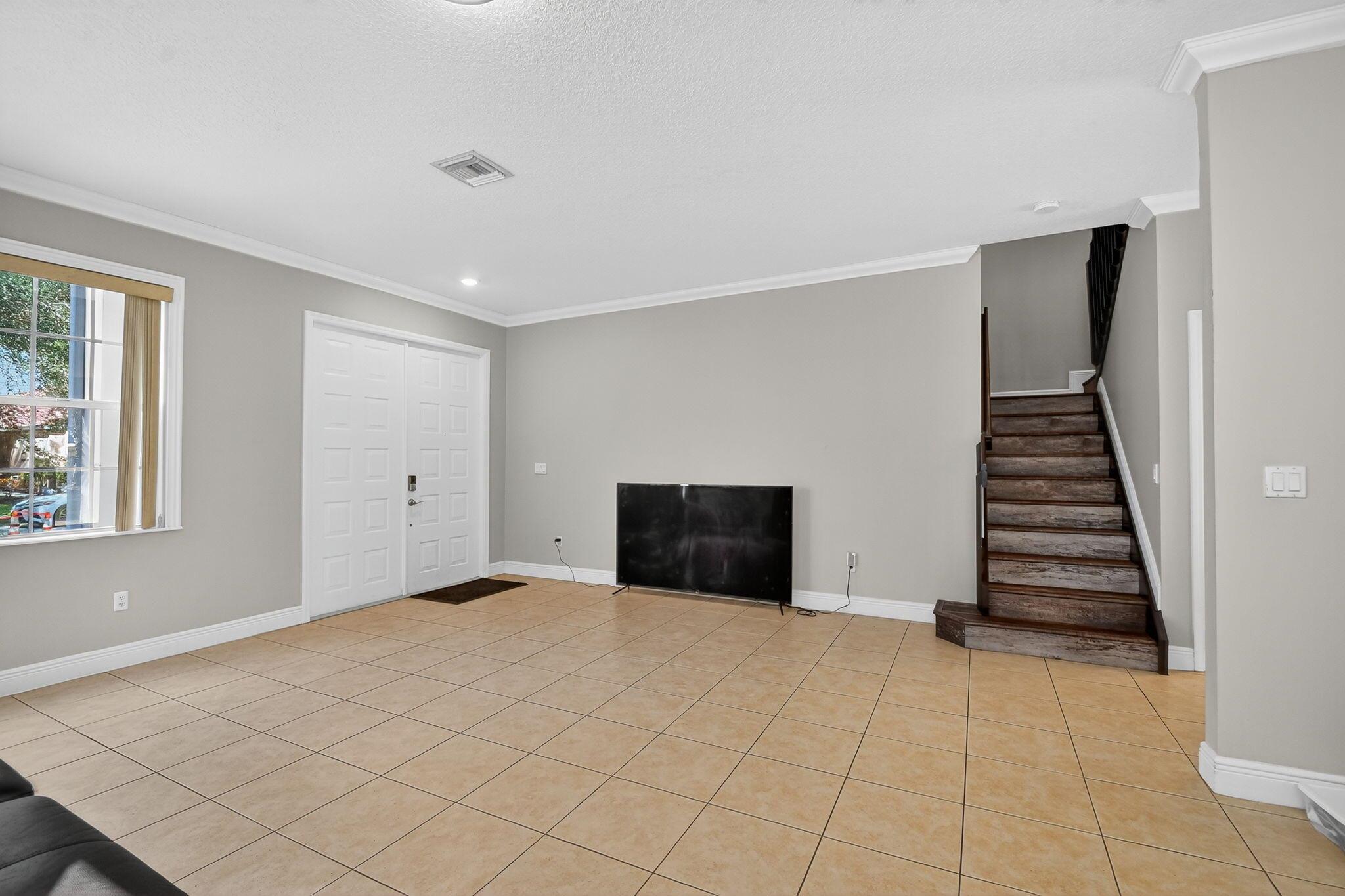 SEMINOLE ESTATES & TOWNHO - Residential