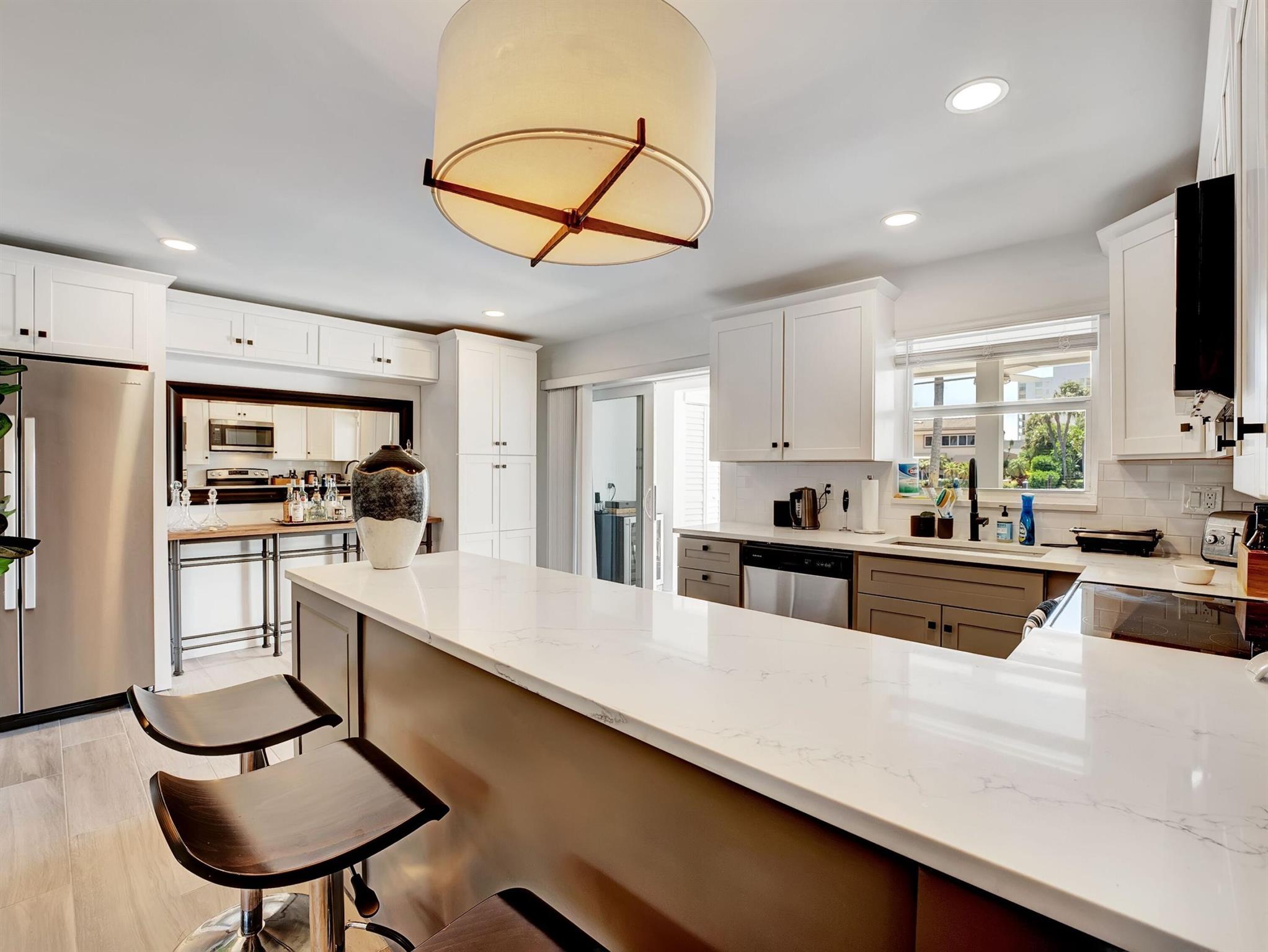 HIGHLAND BEACH ISLES - Residential Income