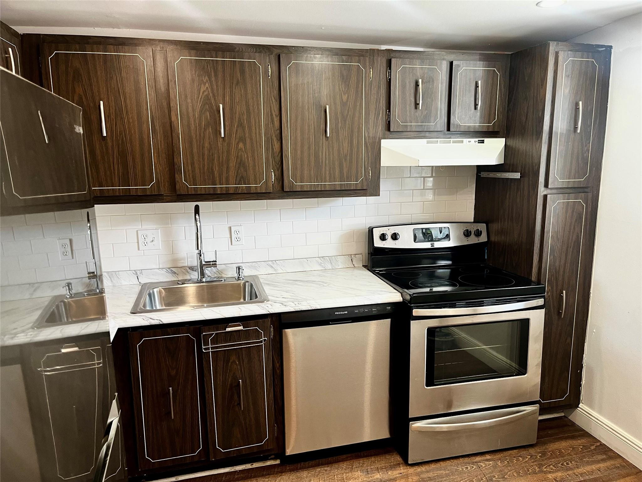 Sands Point - Residential