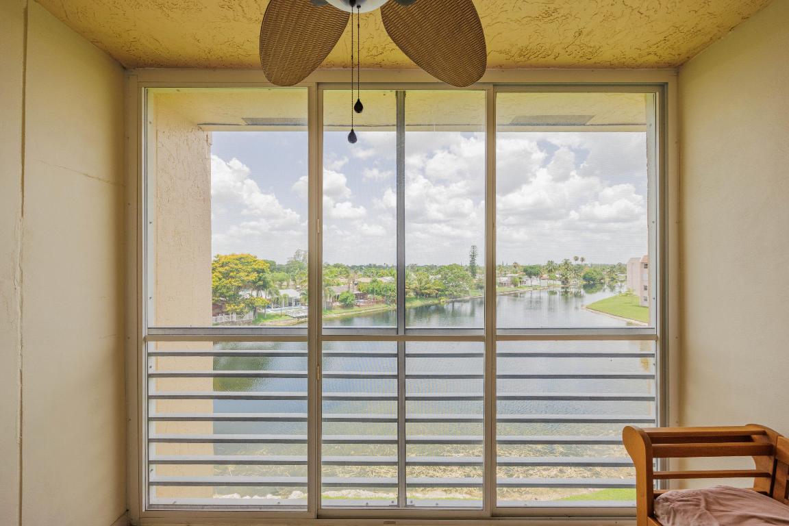 SUNRISE LAKES 209 CONDO - Residential