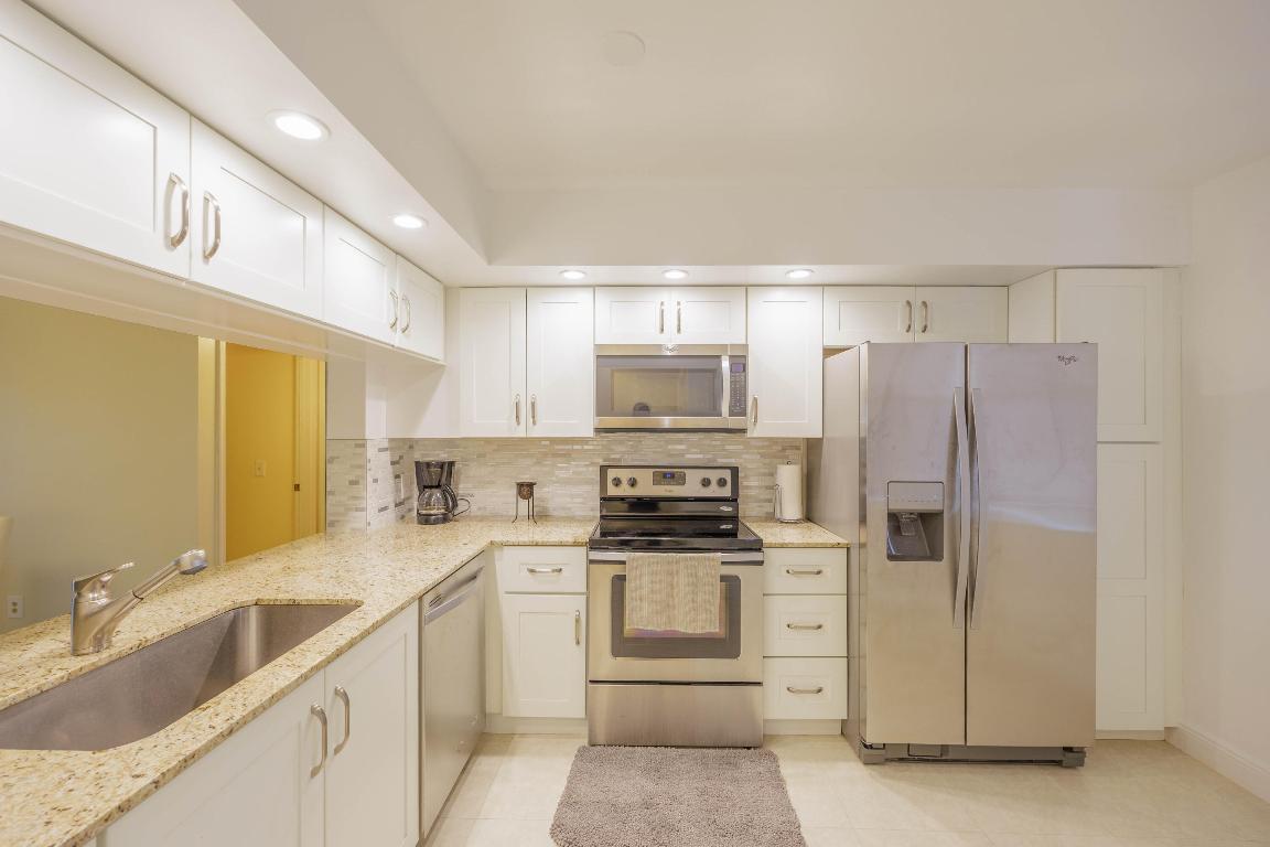 SUNRISE LAKES 209 CONDO - Residential