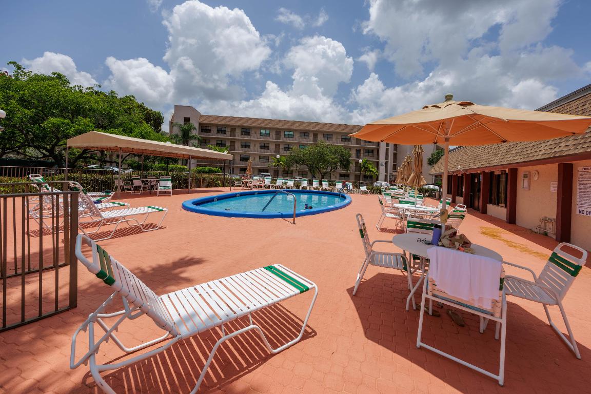 SUNRISE LAKES 209 CONDO - Residential