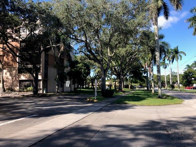 ROYAL PALM AT PLANTATION - Residential