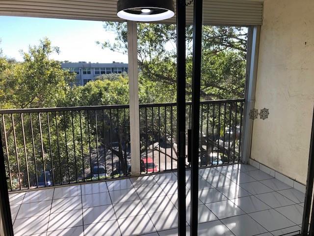 ROYAL PALM AT PLANTATION - Residential