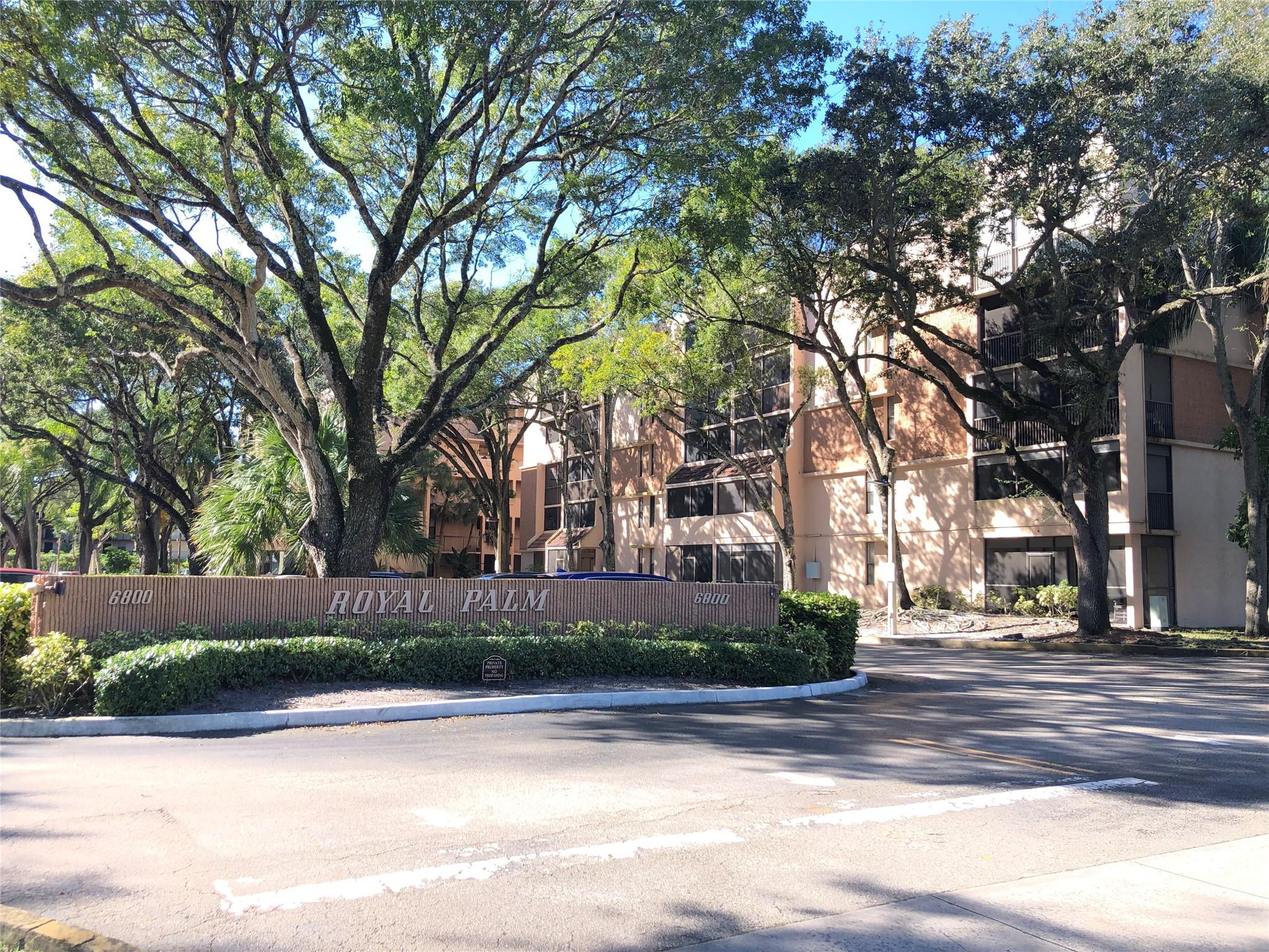 ROYAL PALM AT PLANTATION - Residential