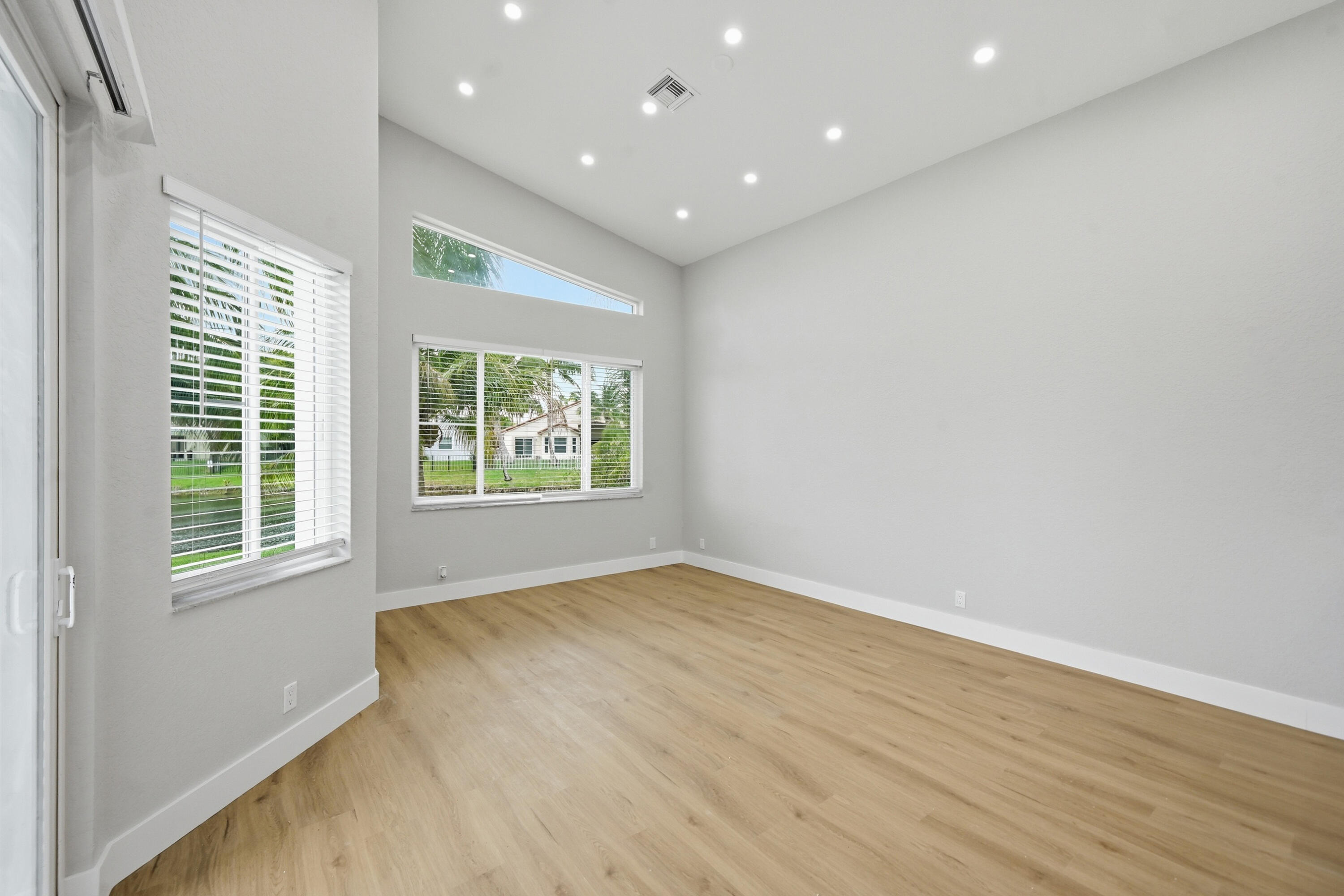 COQUINA LAKES - Residential