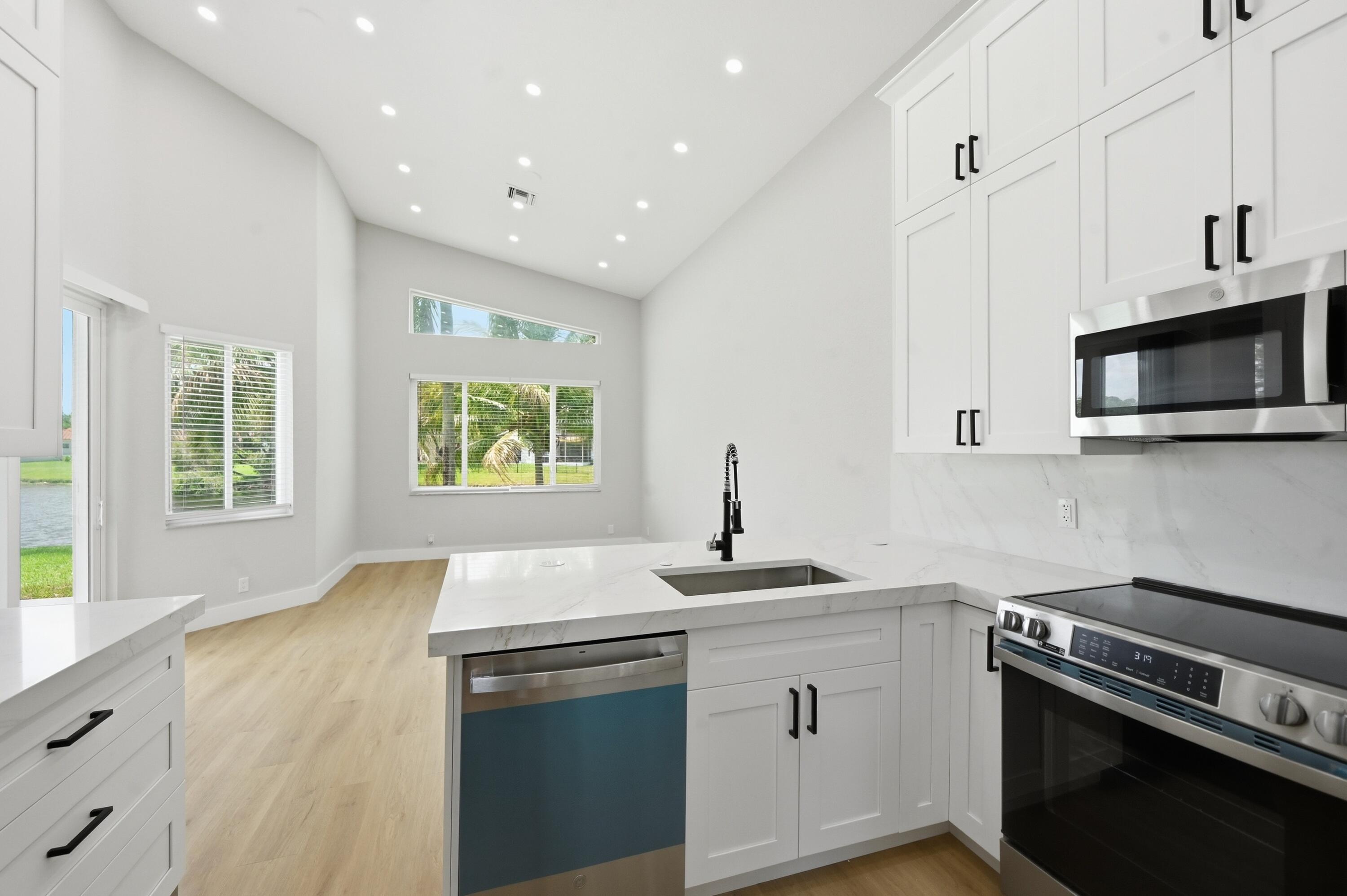 COQUINA LAKES - Residential