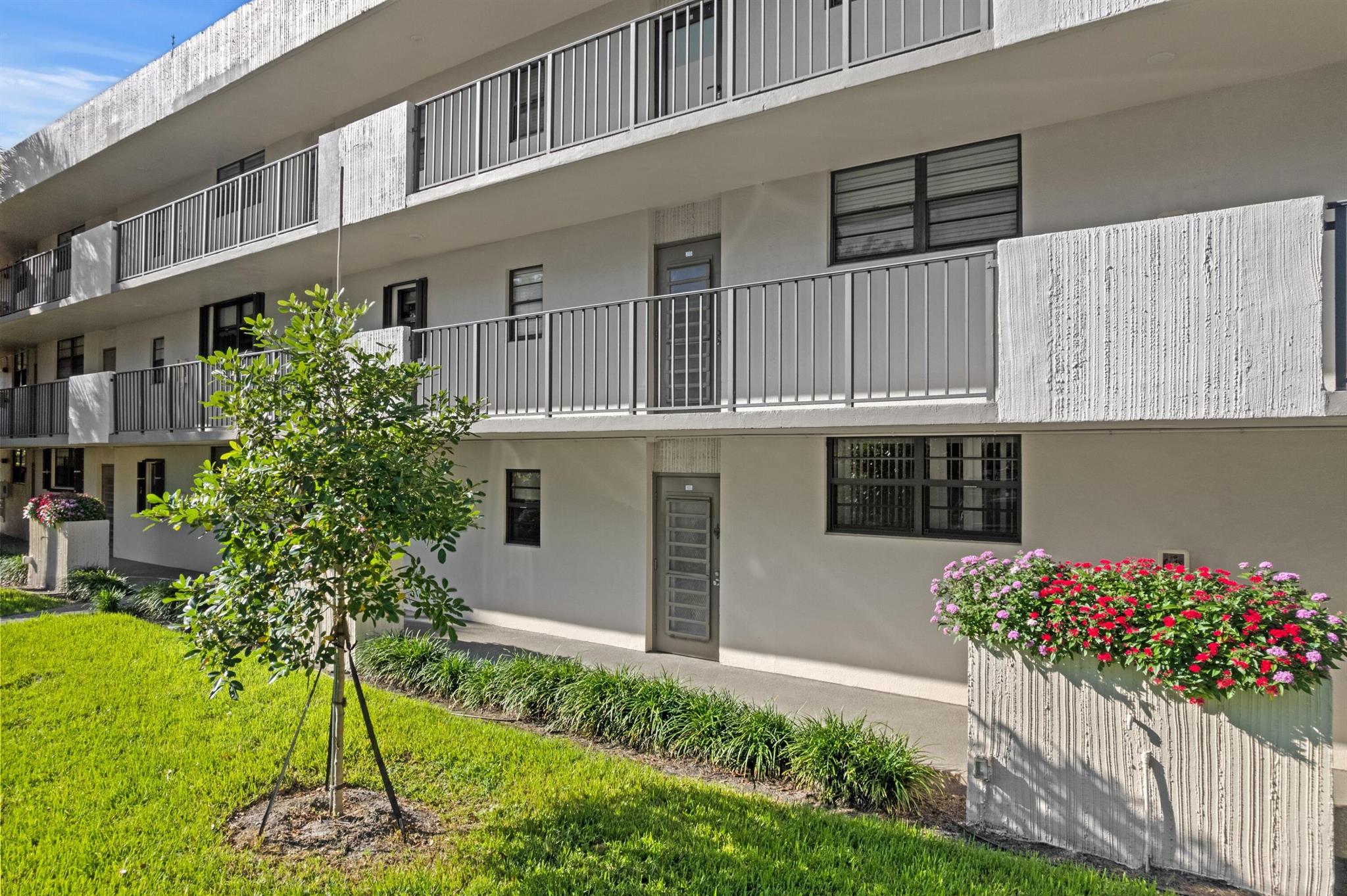 DEER CREEK COUNTRY CLUB - Residential Lease