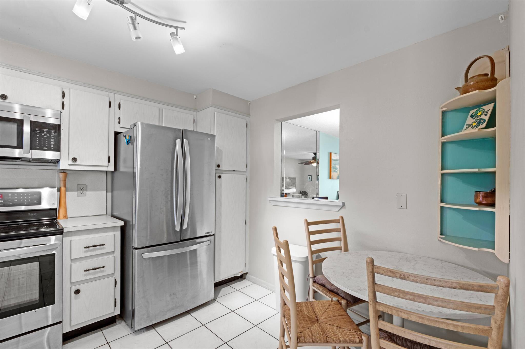 DEER CREEK COUNTRY CLUB - Residential Lease
