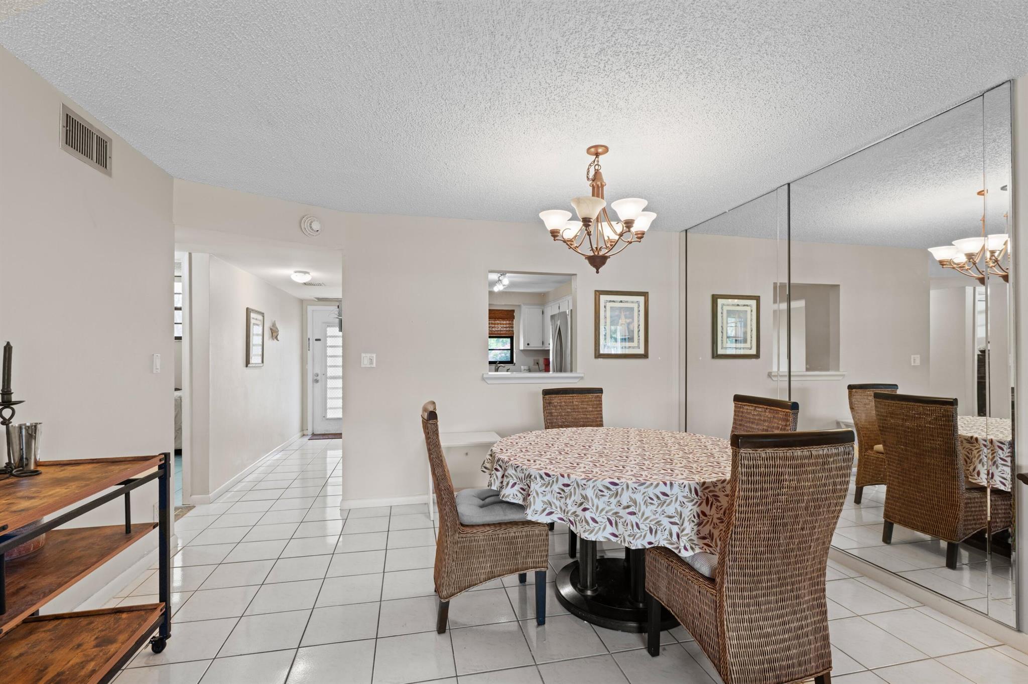 DEER CREEK COUNTRY CLUB - Residential Lease