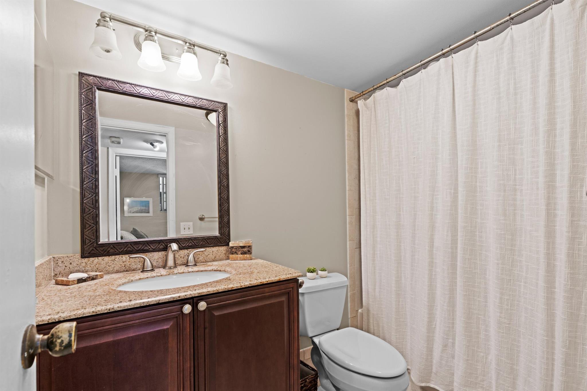 DEER CREEK COUNTRY CLUB - Residential Lease