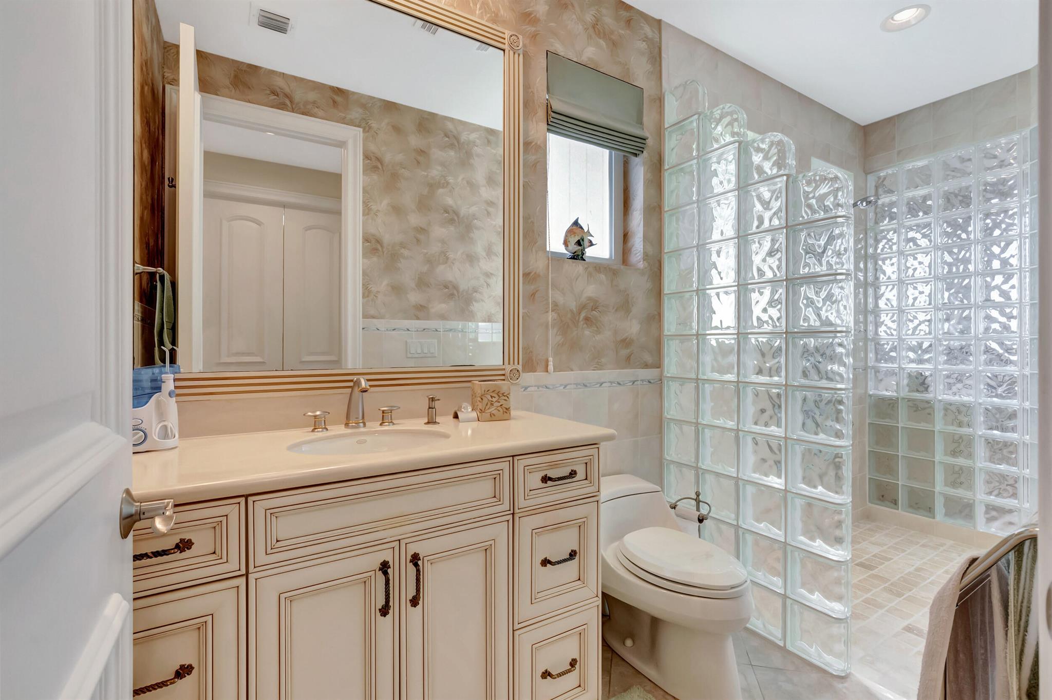 LAKE ROGERS ISLE UNIT A - Residential