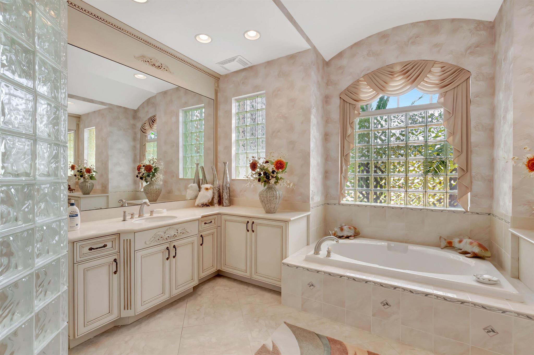 LAKE ROGERS ISLE UNIT A - Residential