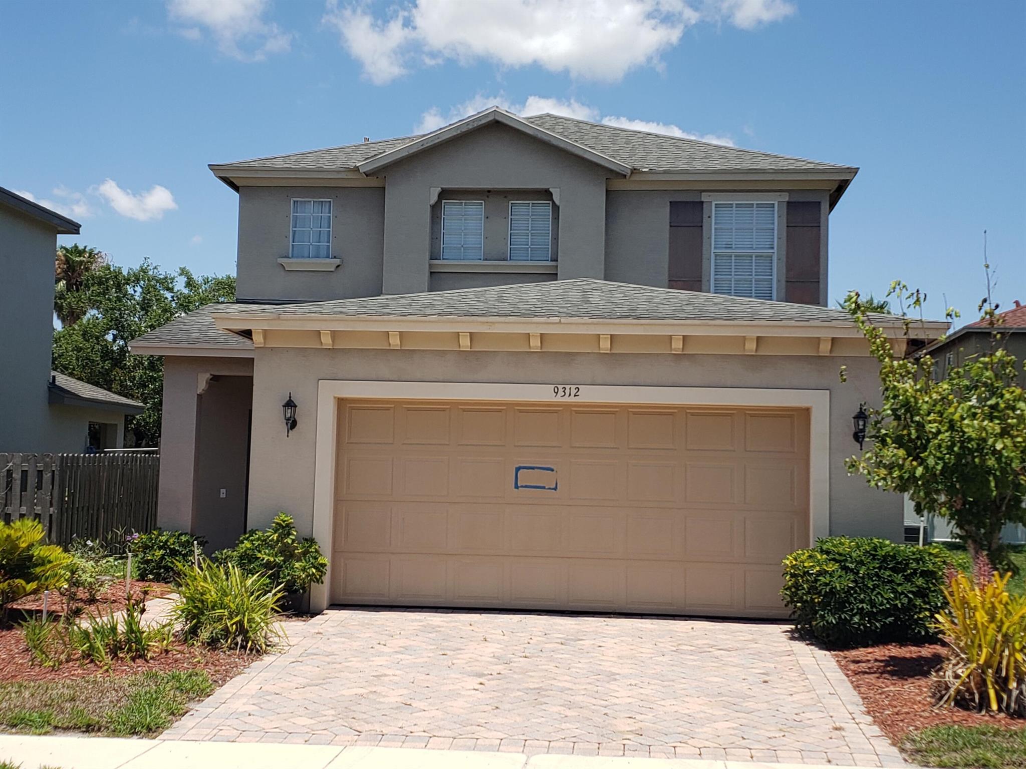 PALM BREEZES CLUB - Residential