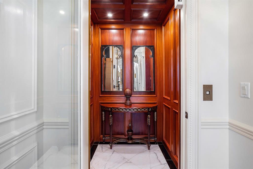 ROYAL PALM YACHT & COUNTR - Residential