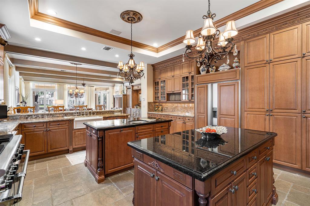 ROYAL PALM YACHT & COUNTR - Residential