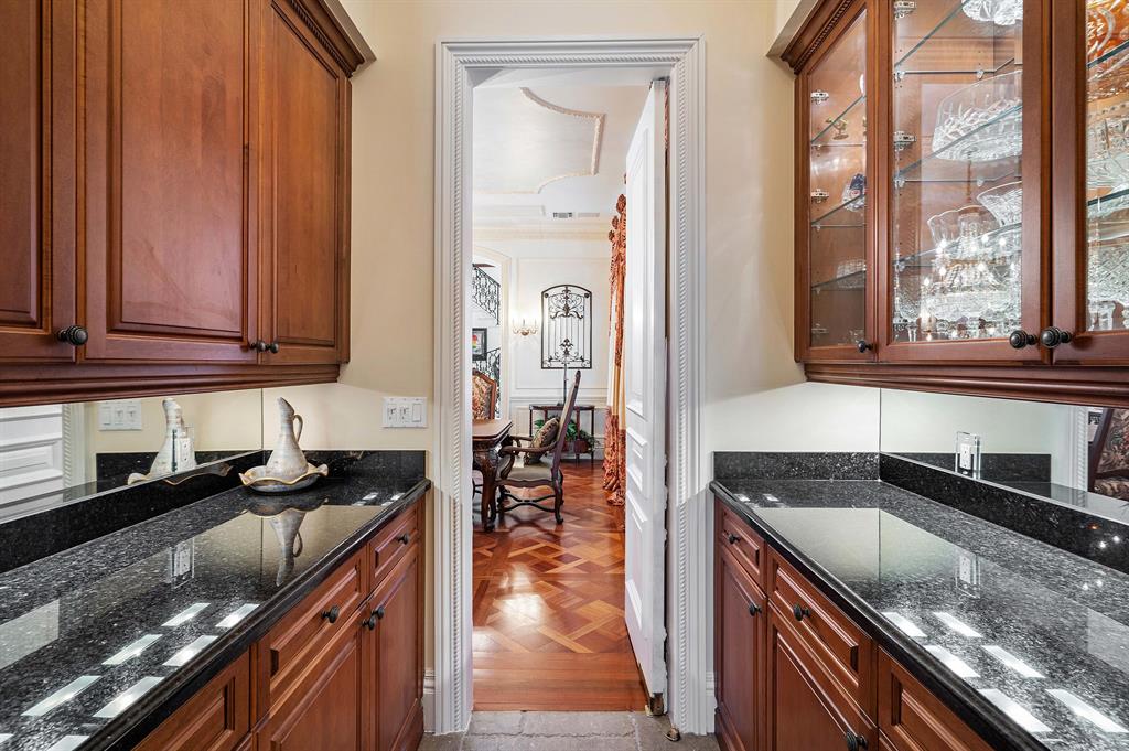 ROYAL PALM YACHT & COUNTR - Residential