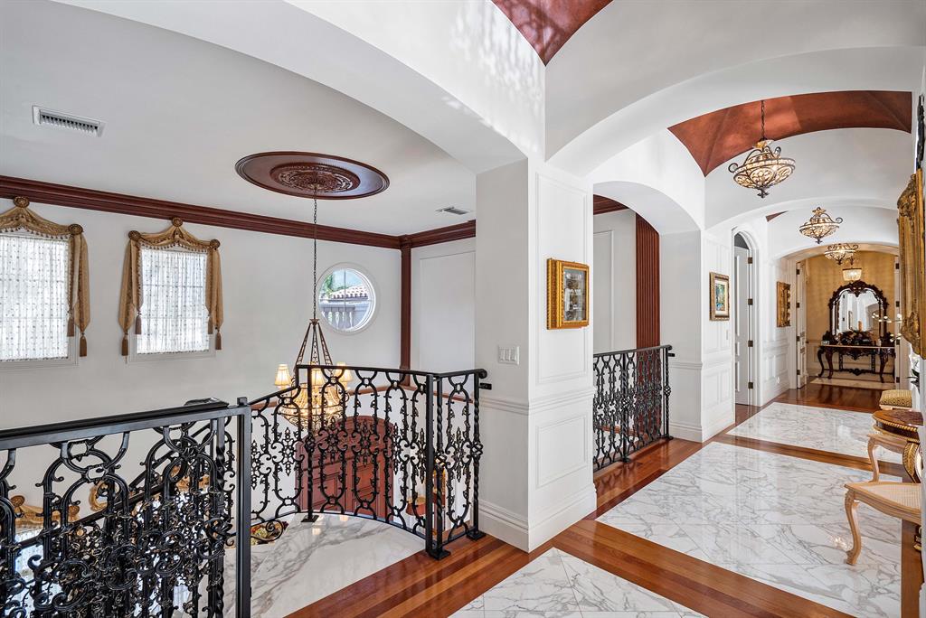 ROYAL PALM YACHT & COUNTR - Residential