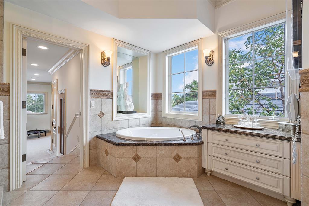 ROYAL PALM YACHT & COUNTR - Residential