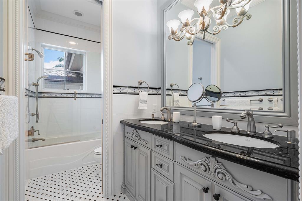 ROYAL PALM YACHT & COUNTR - Residential