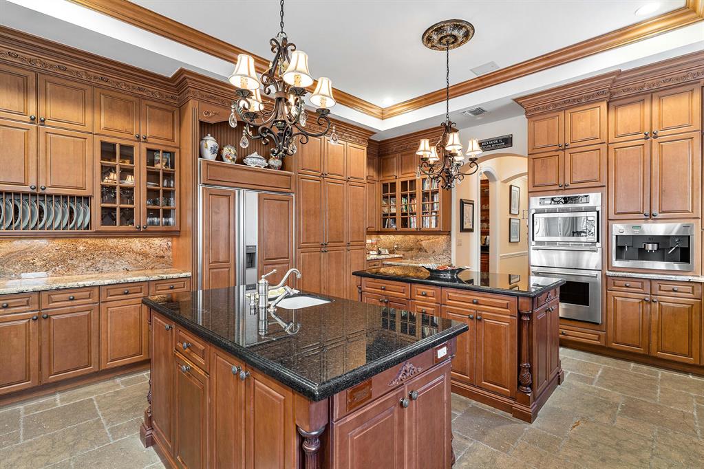 ROYAL PALM YACHT & COUNTR - Residential