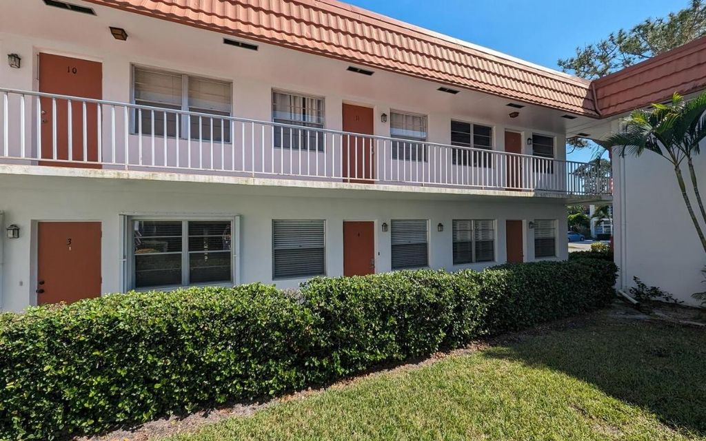Photo of 2600 SE Ocean Boulevard #Gg-5, Stuart, FL 34996 (MLS # R10971168)