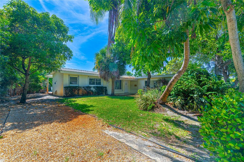 Photo of 3801 NE 16th Terrace, Oakland Park, FL 33334 (MLS # F10504009)