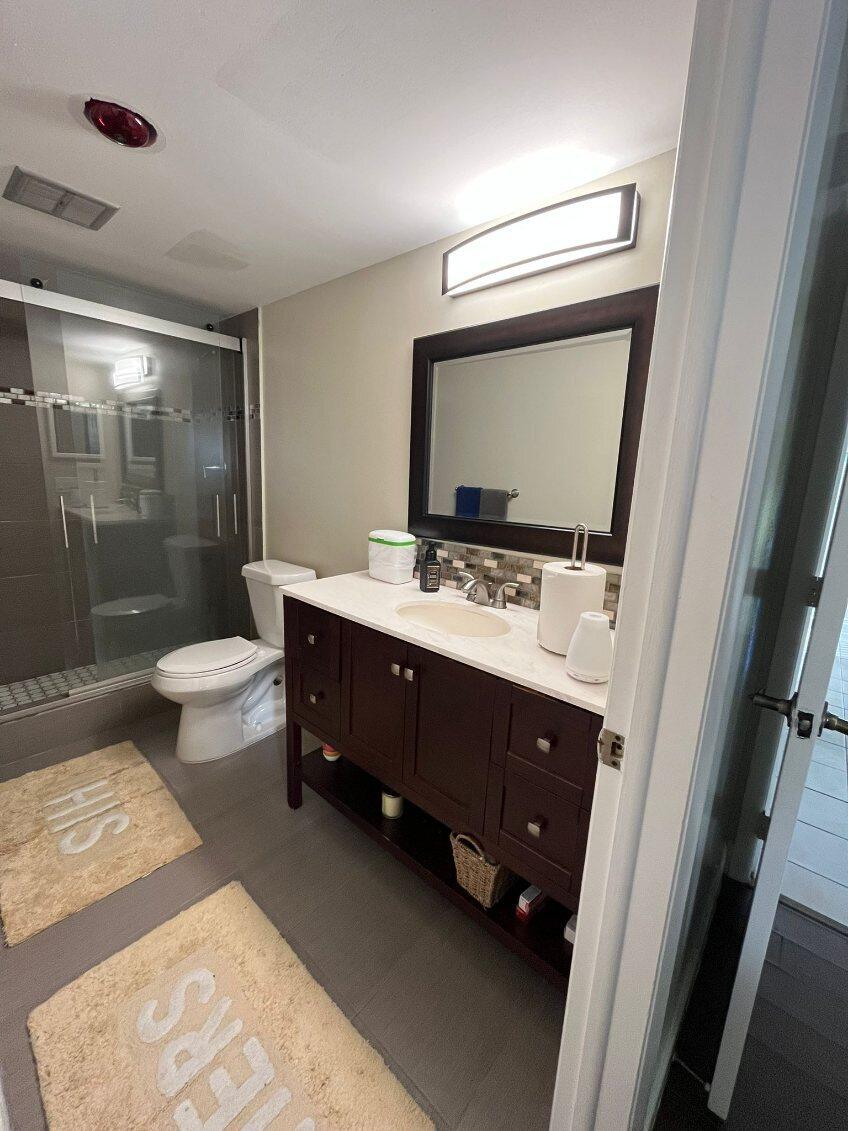 MANORS OF INVERRARY I-8 - Residential