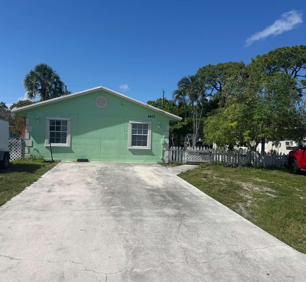 Photo of 4403 Anna Lane, Palm Springs, FL 33406 (MLS # B26020003)