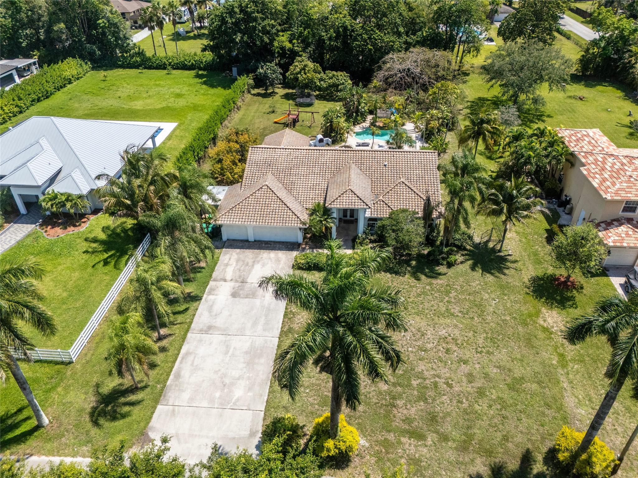 14463 SW 16th Ct
