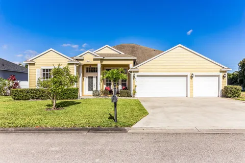 357 24th Avenue SW, Vero Beach, FL 32962 - MLS#: R11075409