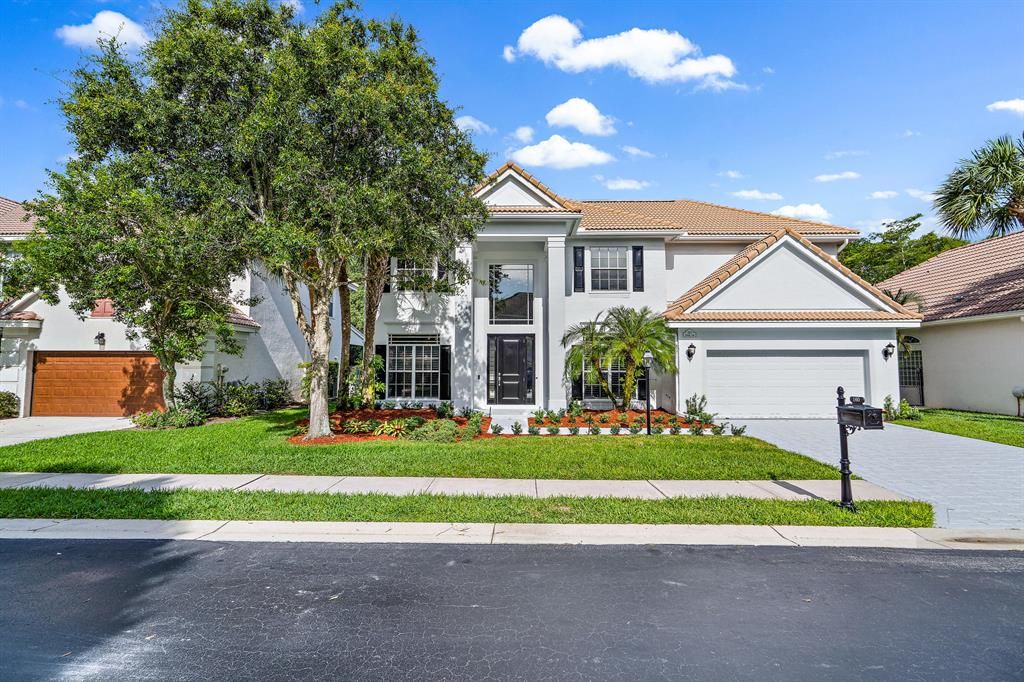 Photo of 160 Oakwood Lane, Palm Beach Gardens, FL 33410 (MLS # R10715621)