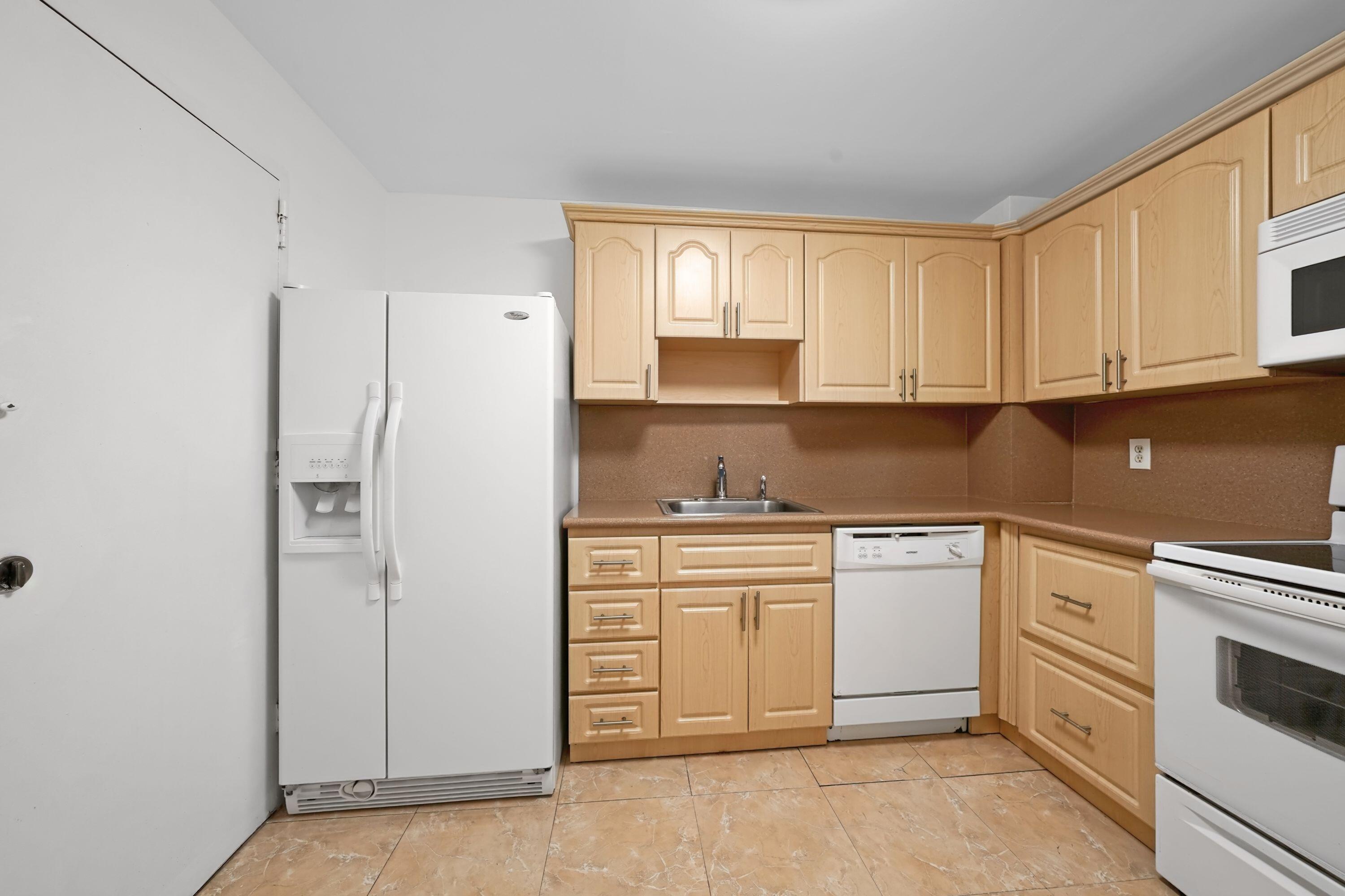 401 Golden Isles Drive 1014